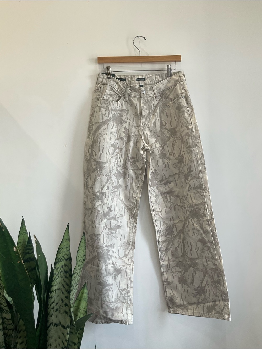 wild fable Women's Boyfriend Jeans - Beige Marble Print